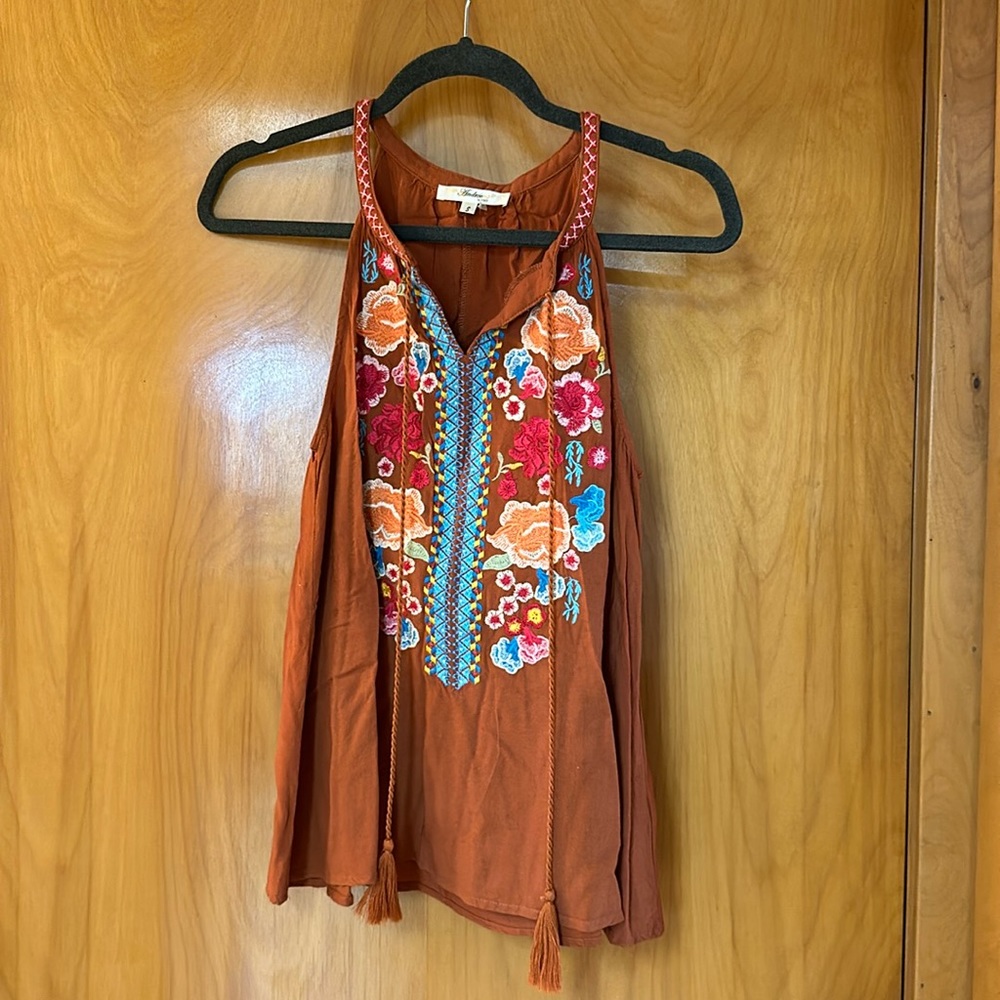 Floral detail top